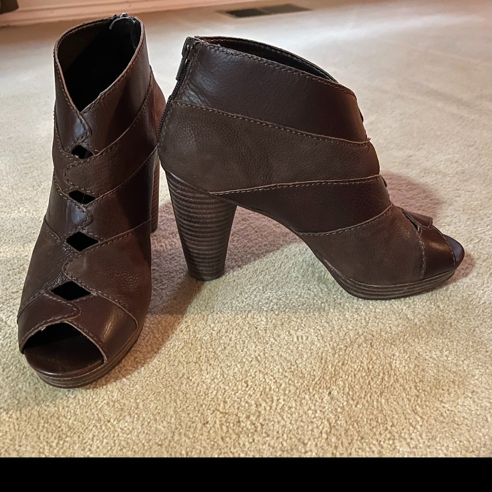 Like New Chocolate Brown Fossil Bobbi Peep-Toe Bootie 8